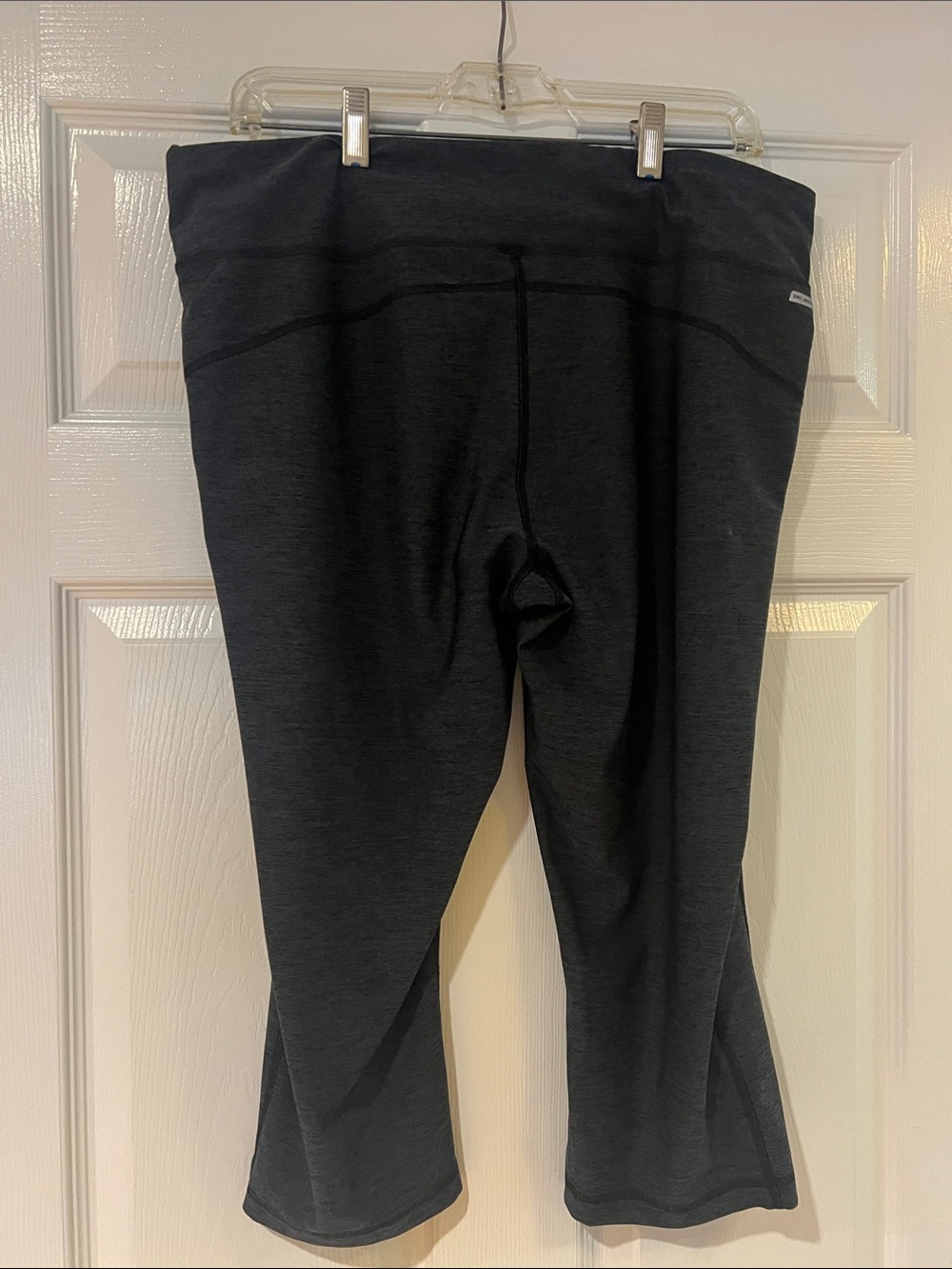 Danskin Now Heather Gray Capri Leggings - Picture 2 of 5